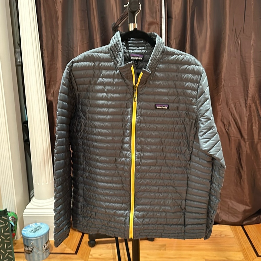 Patagonia men’s Down jacket large